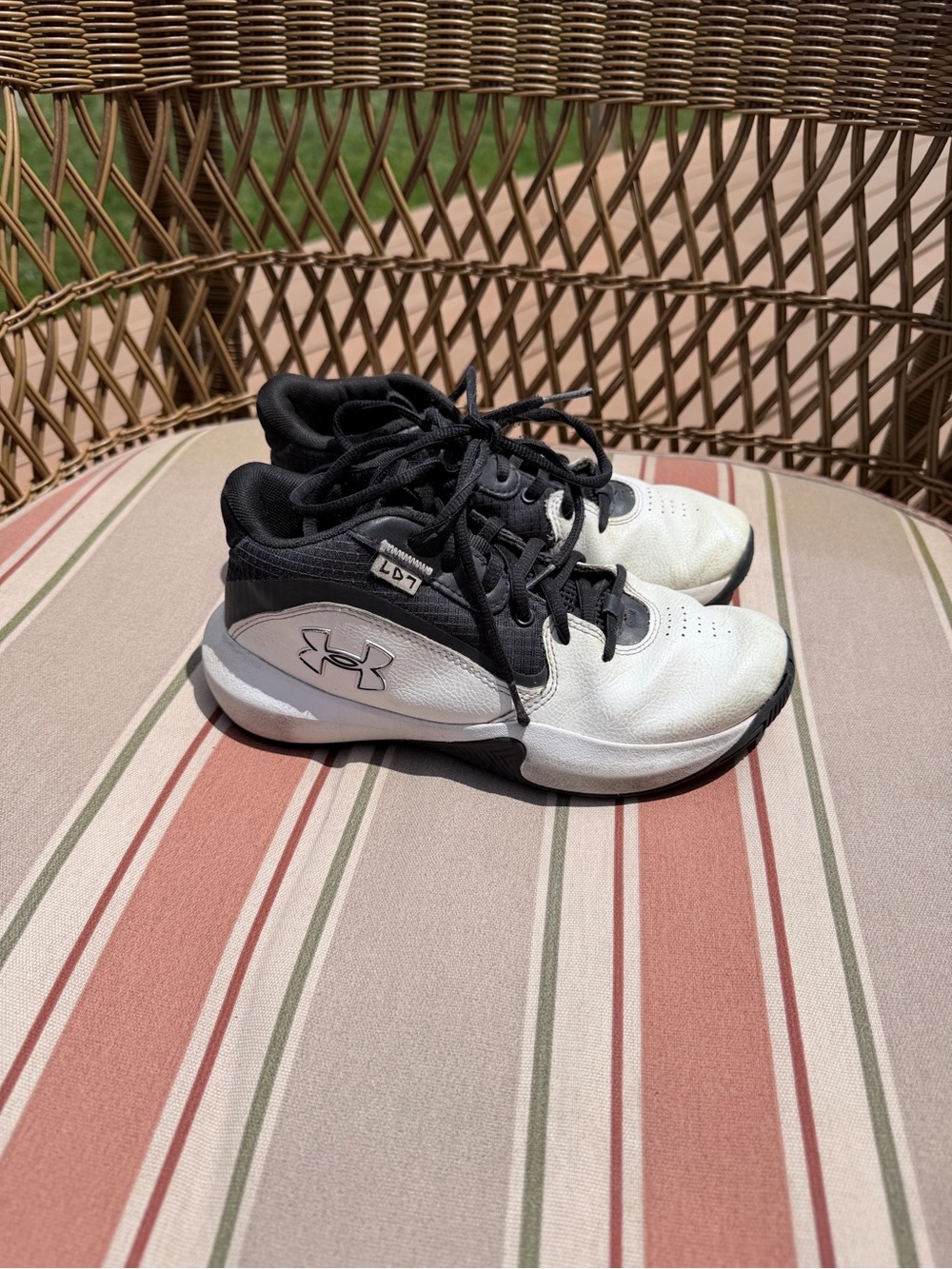 Under Armour Black & White Athletic Shoe 4.5Y